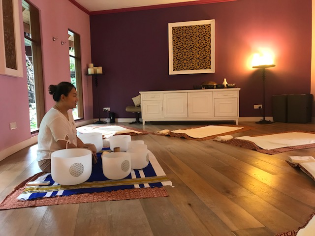 Når hjernebølger balanceres, og din krop og dit sind falder til ro, er det muligt at finde ind til den ”barnlige” glæde.